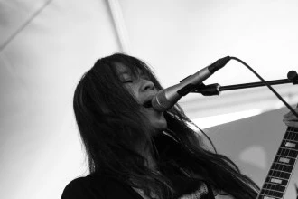 Blonde Redhead- Photo by Tyson Elder