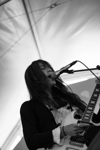 Blonde Redhead- Photo by Tyson Elder