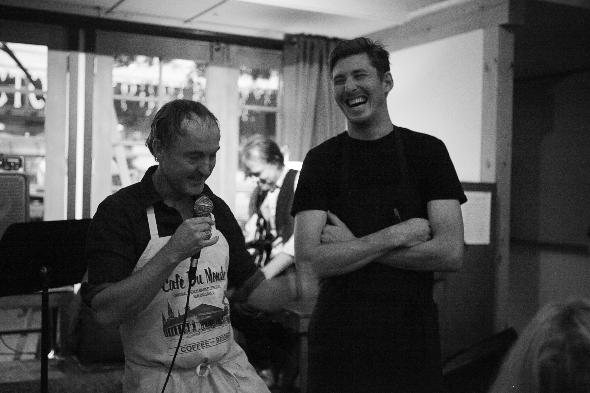 Jay Kuehner describes his cocktail: Photo by Craig Janzen.